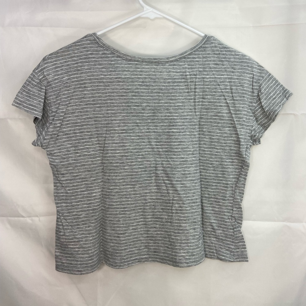 EUC Justice girl’s gray white striped photo cropped short sleeve summer shirt 14 - Picture 6 of 7